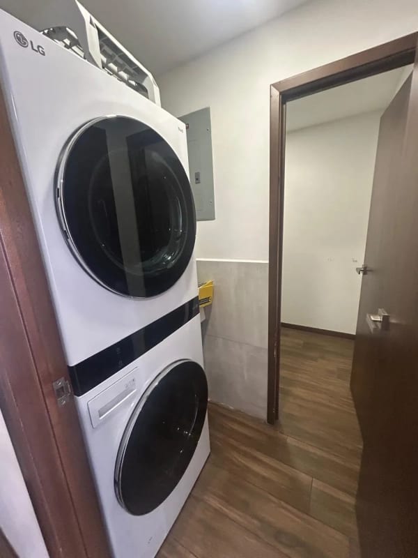 Se Vende Apto. en Zona 10. Excelente Ubicación. — Apartamento en Venta en Zona 10, Guatemala, Ciudad — foto 11 de 16