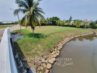 Terreno en venta Iztapa Pérgolas del Mar con 3,274.80 v² de extensión — Terreno en Venta en Pérgolas del Mar, Iztapa, Escuintla — miniatura 1 de 8