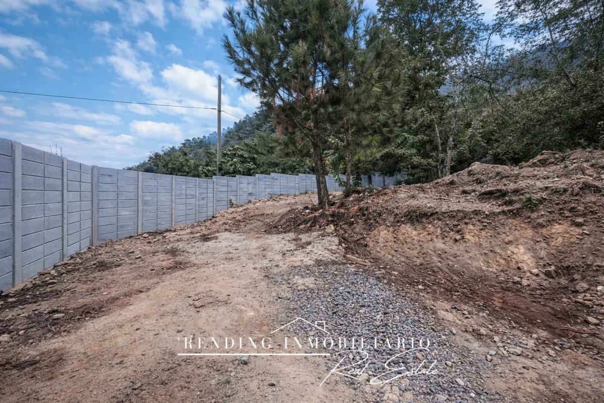 Terreno en venta Santo Domingo Xenacoj carretera a San Pedro Sacatepéquez con 4,181 v² de extensión — Terreno en Venta en Santo Domingo Xenacoj, Sacatepéquez — foto 6 de 7