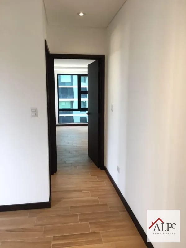 MODERNO APARTAMENTO CON VISTA PRIVILEGIADA — Apartamento en Alquiler en Zona 15, Guatemala, Ciudad — foto 8 de 9