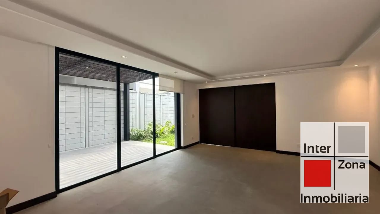 Casa en Molié, con elevador privado+panel solar. US$3,499 Junio 2026 — Casa en Alquiler en Zona 10, Guatemala, Ciudad — foto 9 de 16