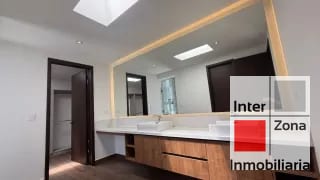 Casa en Molié, con elevador privado+panel solar. US$3,499  Junio 2026 — Casa en Alquiler en Zona 10, Guatemala, Ciudad — miniatura 11 de 16