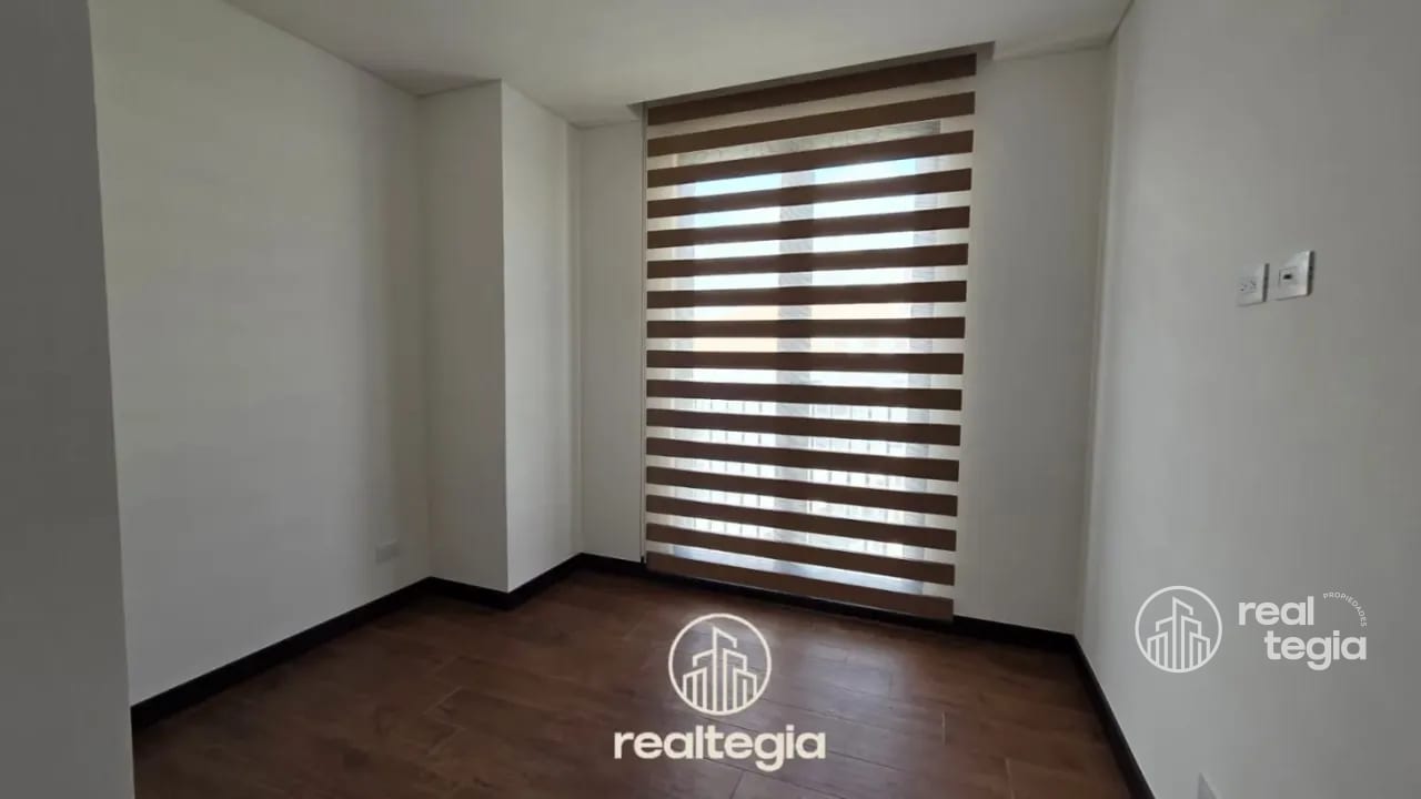 APARTAMENTO EN LIRIOS DE CAYALÁ ZONA 16 — Apartamento en Alquiler en Zona 16, Guatemala, Ciudad — foto 6 de 13