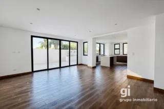 Apartamento con la comodidad de una casa en alquiler en zona 15 — Apartamento en Alquiler en Zona 15, Guatemala, Ciudad — miniatura 2 de 17