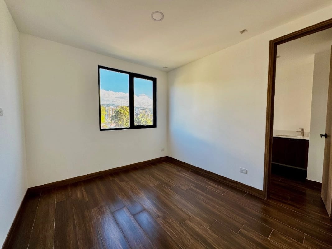 Apartamento con la comodidad de una casa en venta en zona 15 — Apartamento en Venta en Zona 15, Guatemala, Ciudad — foto 10 de 17