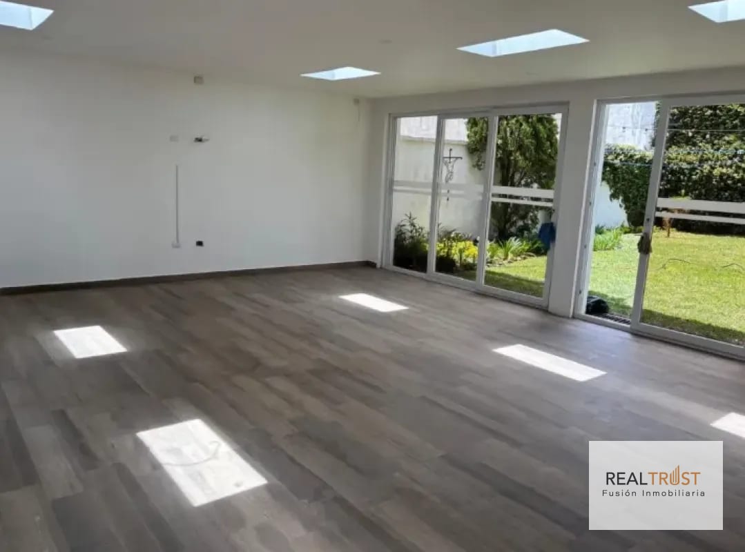 Hermosa casa grande en Residencial Los Diamantes — Casa en Venta en Los Diamantes, Carretera a El Salvador, Guatemala, Ciudad — foto 10 de 17