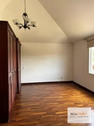 Hermosa casa grande en Residencial Los Diamantes — Casa en Venta en Los Diamantes, Carretera a El Salvador, Guatemala, Ciudad — miniatura 9 de 17