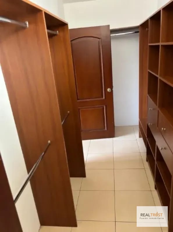 Hermosa casa grande en Residencial Los Diamantes — Casa en Venta en Los Diamantes, Carretera a El Salvador, Guatemala, Ciudad — foto 8 de 17