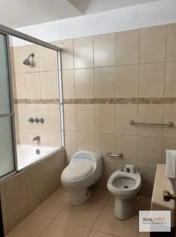 Hermosa casa grande en Residencial Los Diamantes — Casa en Venta en Los Diamantes, Carretera a El Salvador, Guatemala, Ciudad — foto 6 de 17