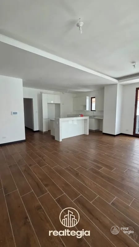 APARTAMENTO LIRIOS DE CAYALÁ ZONA 16 — Apartamento en Alquiler en Zona 16, Guatemala, Ciudad — foto 1 de 12