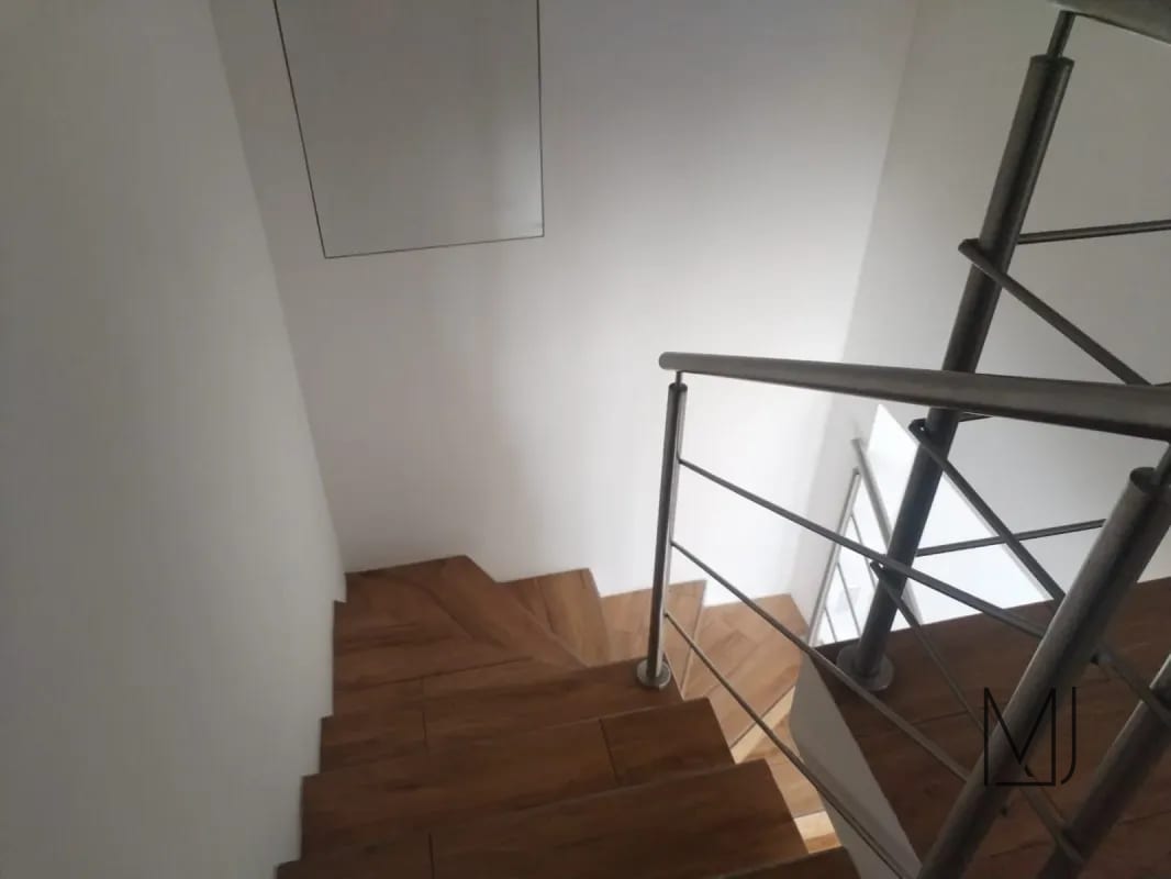 Apartamento Amueblado en Alquiler o Venta | Edificio QUO | Zona 4 | 2 niveles · 3 habitaciones · Lista Vista — Apartamento en Alquiler en QUO, Zona 4, Guatemala, Ciudad — foto 4 de 10