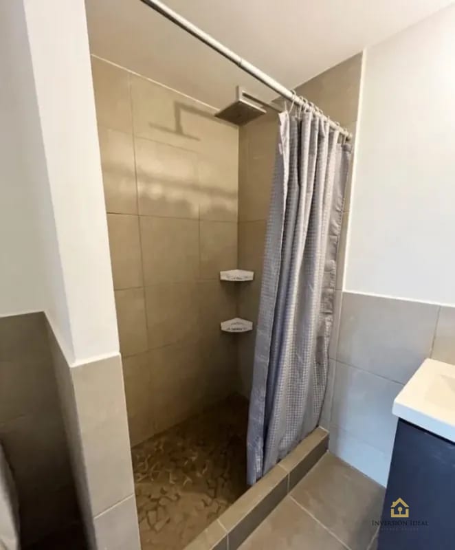 Rento Apartamento Q5,700. 1 HAB. EN EDIFICIO 3-85 CON BALCÓN Y GYM ZONA 15 — Apartamento en Alquiler en Edificio 3-85, Zona 15, Guatemala, Ciudad — foto 5 de 10