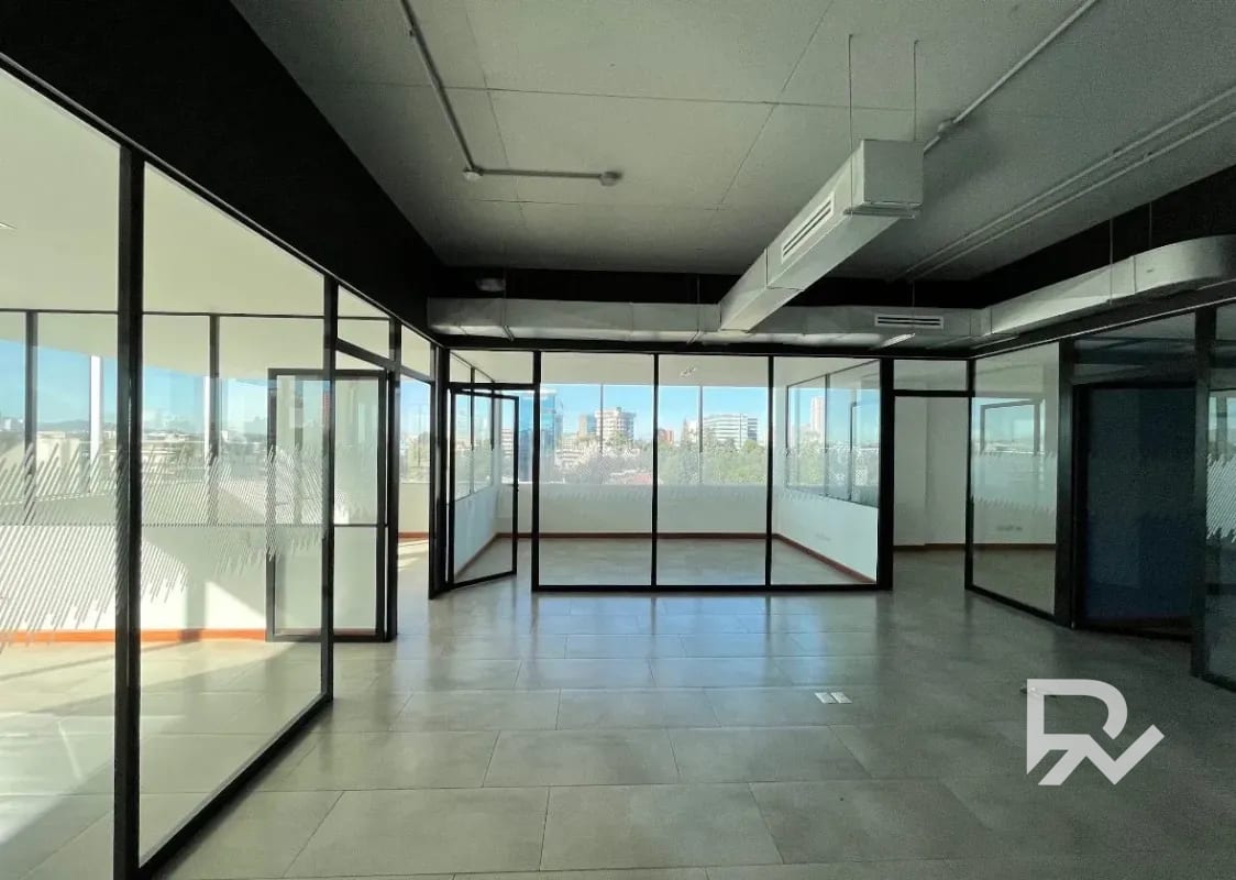Alquiler de oficina de 524.60 mts tabicada zona 9 Reforma — Oficina en Alquiler en Zona 9, Guatemala, Ciudad — foto 4 de 8