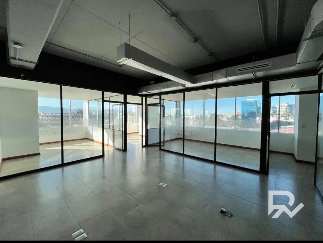 Alquiler de oficina de 524.60 mts tabicada zona 9 Reforma — Oficina en Alquiler en Zona 9, Guatemala, Ciudad — foto 2 de 8