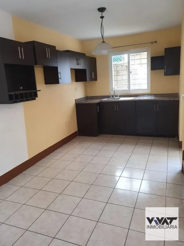 Casa en renta en Condominio Villas Calá, zona 10 de Santa Catarina Pinula — Casa en Alquiler en Villas Cala, Santa Catarina Pinula, Guatemala, Ciudad — foto 7 de 17