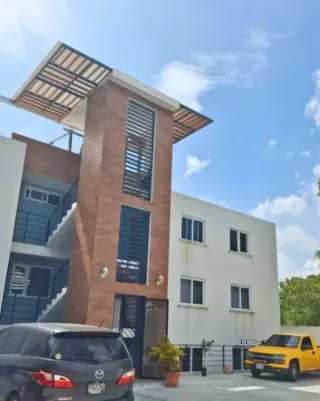 APARTAMENTO EN VENTA ZONA 16 CON JARDIN — Apartamento en Venta en Zona 16, Guatemala, Ciudad — miniatura 1 de 10