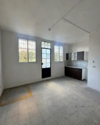 CASA EN RENTA EN ZONA 6  PARA USO COMERCIAL FRENTE A LA PARADA DEL TRANSMETRO — Casa en Alquiler en Zona 6, Guatemala, Ciudad — miniatura 1 de 10