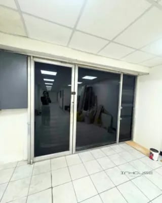 CASA EN RENTA EN ZONA 6  PARA USO COMERCIAL FRENTE A LA PARADA DEL TRANSMETRO — Casa en Alquiler en Zona 6, Guatemala, Ciudad — miniatura 8 de 10