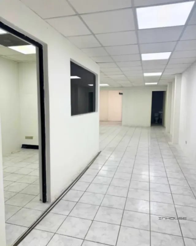 CASA EN RENTA EN ZONA 6 PARA USO COMERCIAL FRENTE A LA PARADA DEL TRANSMETRO — Casa en Alquiler en Zona 6, Guatemala, Ciudad — foto 7 de 10