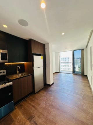Apartamento en renta zona 10 — Apartamento en Alquiler en Atarah, Zona 10, Guatemala, Ciudad — miniatura 1 de 7