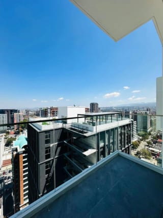 Apartamento en renta zona 10 — Apartamento en Alquiler en Atarah, Zona 10, Guatemala, Ciudad — miniatura 6 de 7