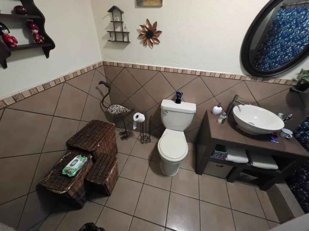 Vendo Casa Amplia con Jardín y Pérgola – Utatlán Zona 11 — Casa en Venta en Zona 11, Guatemala, Ciudad — foto 8 de 14