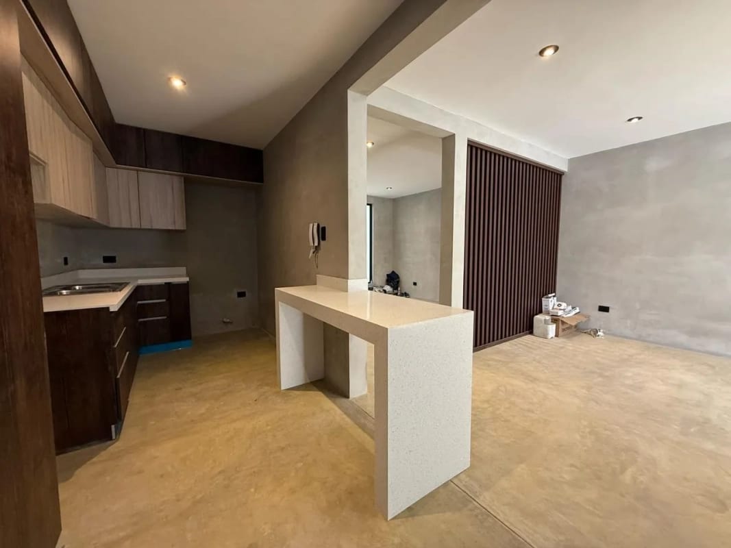 VENDO MODERNA CASA EN LOMA REAL SAN CRISTOBAL — Casa en Venta en Loma Real, Zona 8 Mixco, Guatemala, Ciudad — foto 1 de 4