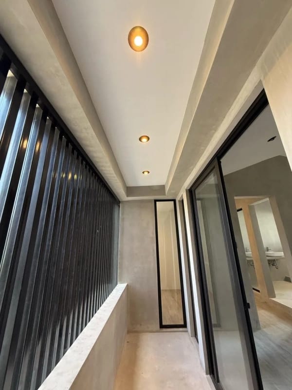 VENDO MODERNA CASA EN LOMA REAL SAN CRISTOBAL — Casa en Venta en Loma Real, Zona 8 Mixco, Guatemala, Ciudad — foto 3 de 4