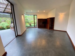 LINDA CASA EN VENTA EN KM.12.7 CARRETERA A EL SALVADOR — Casa en Venta en Santa Catarina Pinula, Guatemala, Ciudad — miniatura 5 de 11