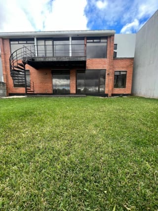 VENDO LINDA CASA EN LA FORESTA KM.20.5 CARR A FRAIJANES — Casa en Venta en La Foresta, Carretera a El Salvador, Guatemala, Ciudad — miniatura 10 de 11