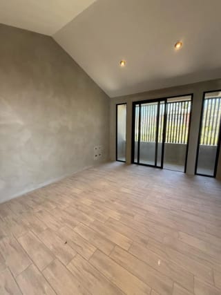 VENDO MODERNA CASA EN LOMA REAL SAN CRISTOBAL — Casa en Venta en Loma Real, Zona 8 Mixco, Guatemala, Ciudad — miniatura 4 de 4