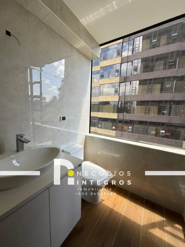 VENDO APARTAMENTO REMODELADO, IMPUESTOS INCLUIDOS,  MILENIA OAKLAND Z.10 — Apartamento en Venta en Milenia, Zona 10, Guatemala, Ciudad — foto 3 de 16