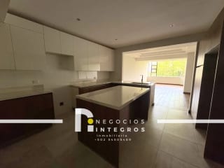 VENDO APARTAMENTO REMODELADO, IMPUESTOS INCLUIDOS,  MILENIA OAKLAND Z.10 — Apartamento en Venta en Milenia, Zona 10, Guatemala, Ciudad — miniatura 5 de 17