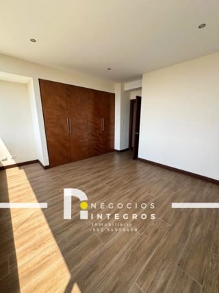 VENDO APARTAMENTO REMODELADO, IMPUESTOS INCLUIDOS,  MILENIA OAKLAND Z.10 — Apartamento en Venta en Milenia, Zona 10, Guatemala, Ciudad — miniatura 4 de 16