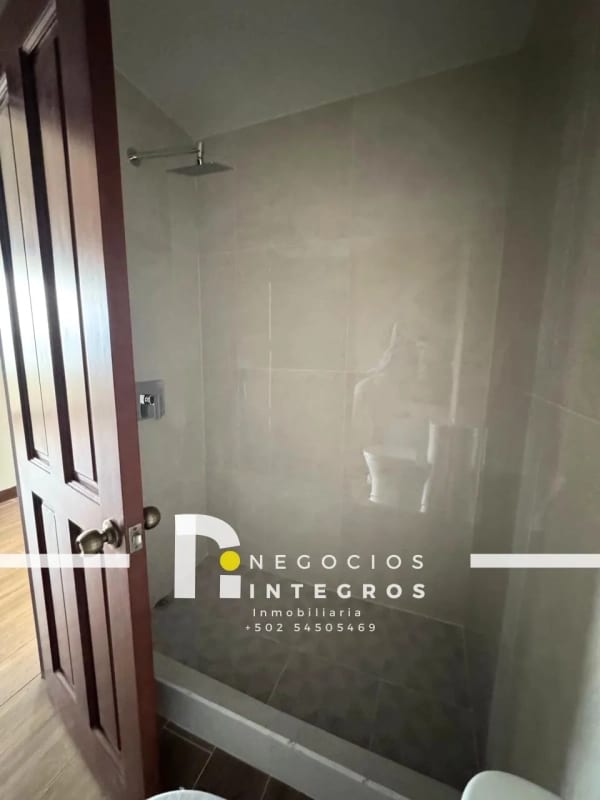 VENDO APARTAMENTO REMODELADO, IMPUESTOS INCLUIDOS,  MILENIA OAKLAND Z.10 — Apartamento en Venta en Milenia, Zona 10, Guatemala, Ciudad — foto 3 de 16