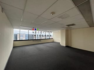 OFICINAS EN ALQUILER 892 M2 EN PENTHOUSE Z.10 (Parqueos disponibles) — Oficina en Alquiler en Zona 10, Guatemala, Ciudad — miniatura 6 de 7