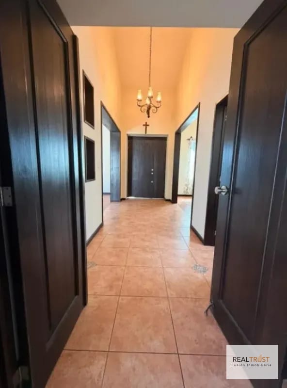 Preciosa residencia de un nivel en Lazos de Fraijanes — Casa en Venta en Lazos de Fraijanes, Carretera a El Salvador, Guatemala, Ciudad — foto 15 de 16
