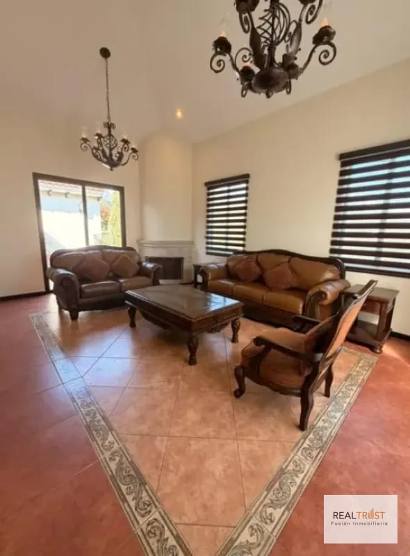 Preciosa residencia de un nivel en Lazos de Fraijanes — Casa en Venta en Lazos de Fraijanes, Carretera a El Salvador, Guatemala, Ciudad — foto 10 de 16