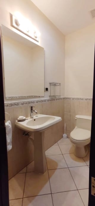 Apto Amueblado Edificio Milenia Oakland — Apartamento en Alquiler en Milenia, Zona 10, Guatemala, Ciudad — miniatura 5 de 10