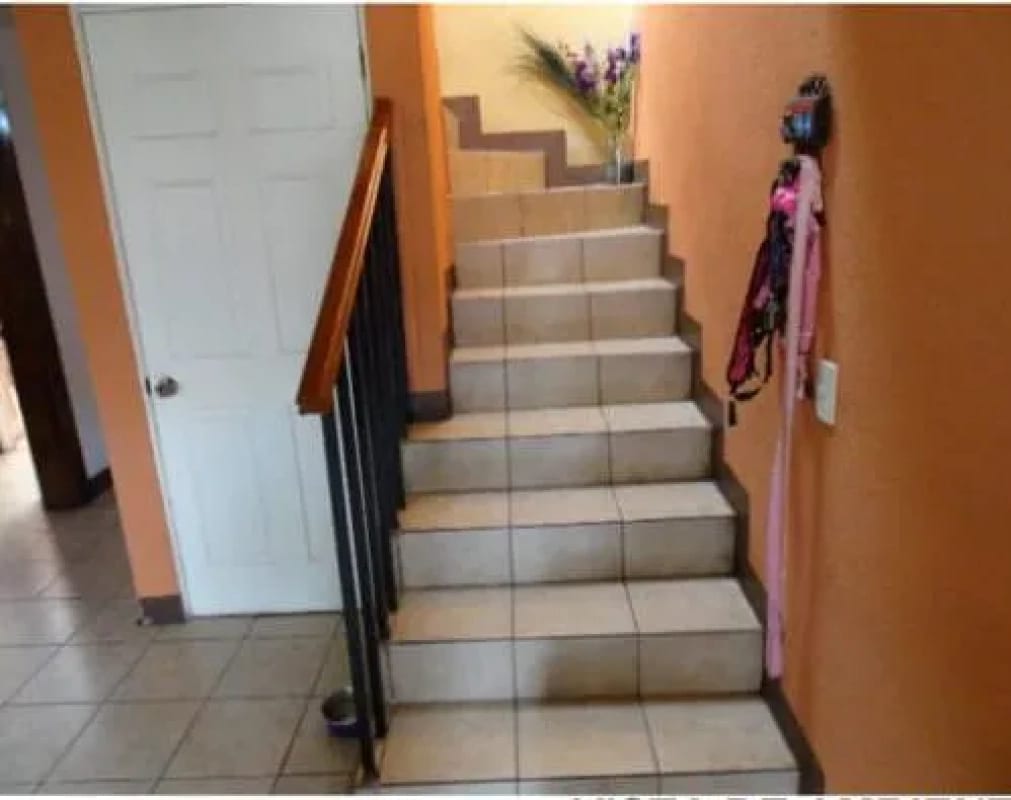 SE VENDE CASA EN RESIDENCIAL LOS OLIVOS, ZONA 18 — Casa en Venta en Zona 18, Guatemala, Ciudad — foto 9 de 11