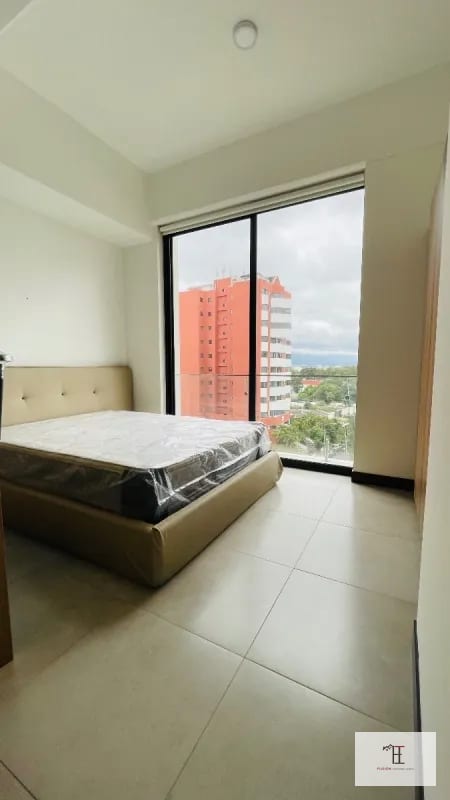 RENTO APARTAMENTO TIPO ESTUDIO MODERNO Y AMUEBLADO EN EDIFICIO ELEMENTO ZONA 13 FINAL LAS AMÉRICAS — Apartamento en Alquiler en Elemento Plaza Berlín, Zona 13, Guatemala, Ciudad — foto 5 de 6