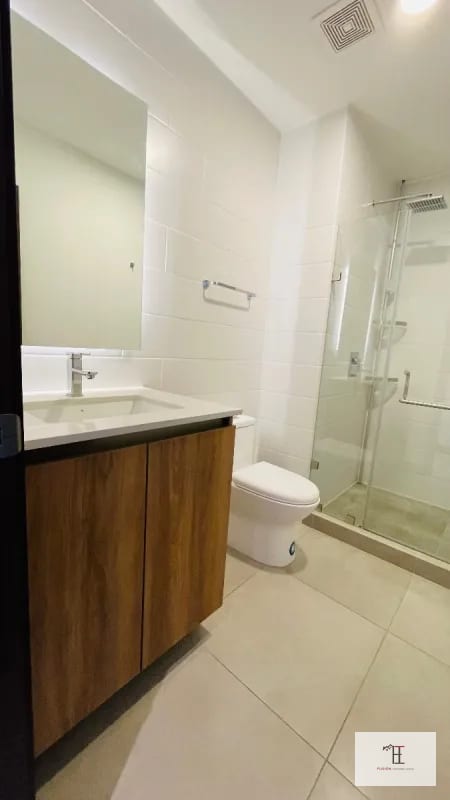 RENTO APARTAMENTO TIPO ESTUDIO MODERNO Y AMUEBLADO EN EDIFICIO ELEMENTO ZONA 13 FINAL LAS AMÉRICAS — Apartamento en Alquiler en Elemento Plaza Berlín, Zona 13, Guatemala, Ciudad — foto 4 de 6