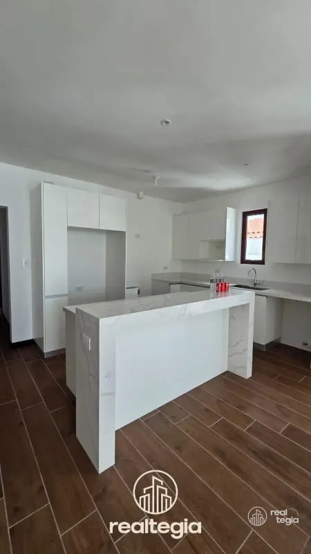 APARTAMENTO EN LIRIOS DE CAYALÁ ZONA 16 — Apartamento en Venta en Zona 16, Guatemala, Ciudad — foto 12 de 13