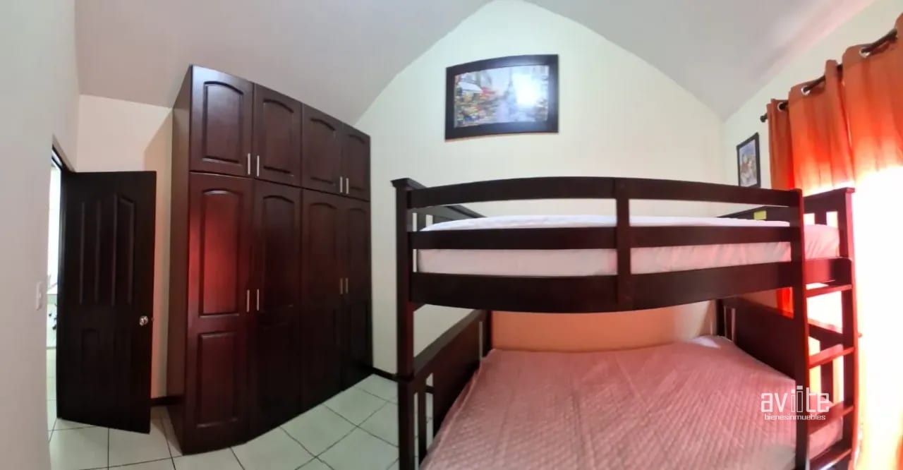 Condado Naranjo, casa totalmente equipada, dentro de Alameda Norte  Q13,500 — Casa en Alquiler en Condado Naranjo, Zona 4 Mixco, Guatemala, Ciudad — foto 9 de 11