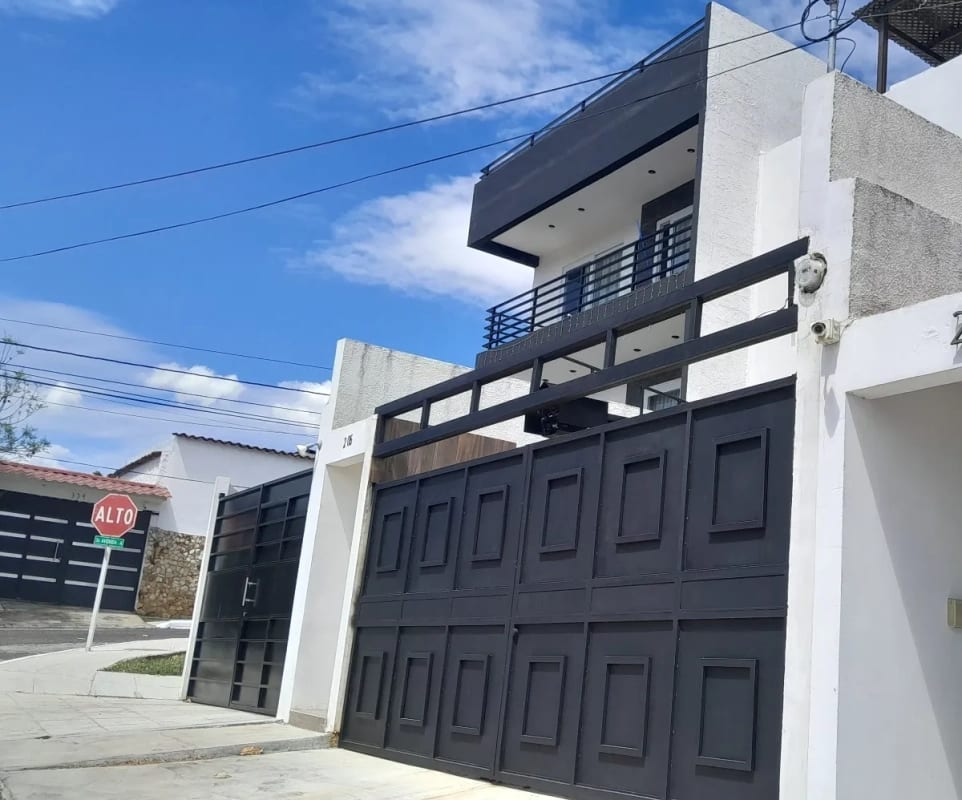 CASA EN VENTA EN CONDOMINIO BALCONES 4, ZONA 8 DE MIXCO — Casa en Venta en Zona 8 Mixco, Guatemala, Ciudad — foto 16 de 17