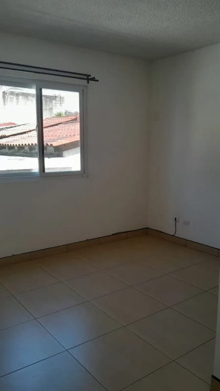 CASA EN VENTA EN CONDOMINIO BALCONES 4, ZONA 8 DE MIXCO — Casa en Venta en Zona 8 Mixco, Guatemala, Ciudad — foto 6 de 17