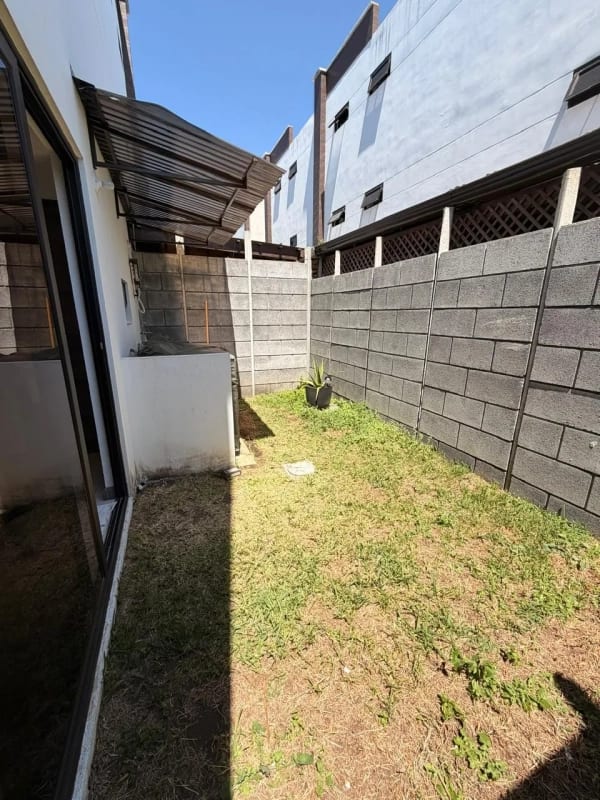 Casa en venta en Residencial km. 16 entrada Olmeca — Casa en Venta en Carretera a El Salvador, Guatemala, Ciudad — foto 6 de 6