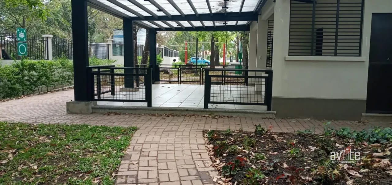 Condado Naranjo en Alameda Norte, Coruña. Q1,750,000 negociables. — Apartamento en Venta en Condado Naranjo, Zona 4 Mixco, Guatemala, Ciudad — foto 9 de 9
