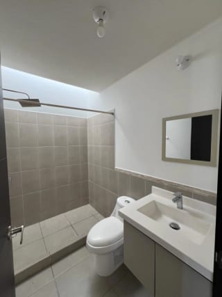Casa en Venta Cumbres de la Arboleda CAES (D) — Casa en Venta en Cumbres de La Arboleda, Carretera a El Salvador, Guatemala, Ciudad — miniatura 7 de 8