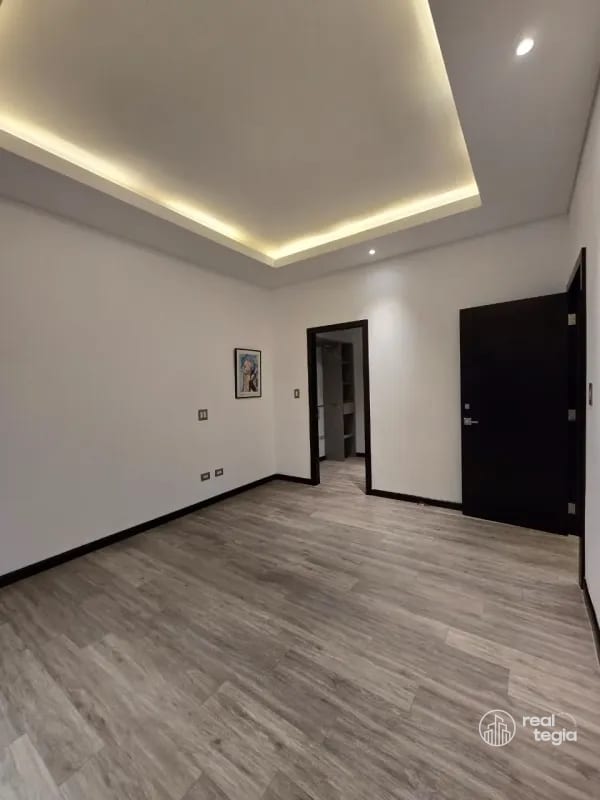 APARTAMENTO EN LIRIOS DE CAYALÁ ZONA 16 — Apartamento en Alquiler en Zona 16, Guatemala, Ciudad — foto 11 de 16
